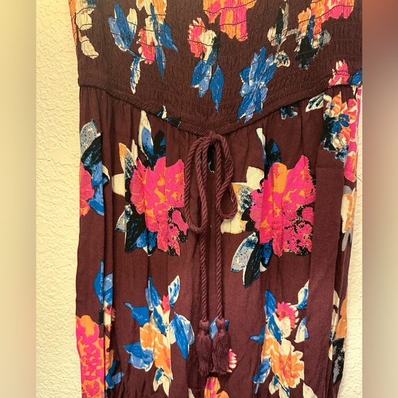 Brownish Purple Jumpsuit with Shirred Elastic Off-the-shoulder Top and Pockets - Picture 4 of 9